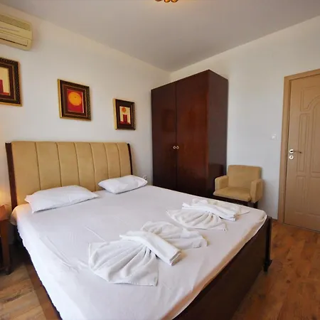 Menada Royal Bay Apartment